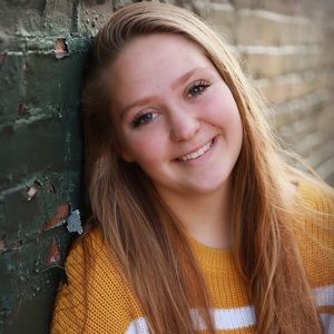 Meet your Posher, Elizabeth